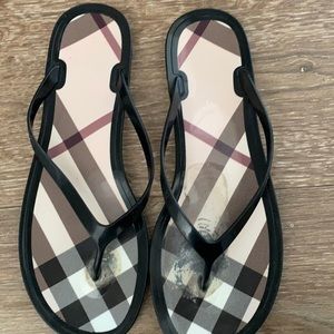 Burbery slipper